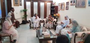 Faryal Talpur visited residence of Senator Sehar Kamran to offer condolences on sad demise of her father